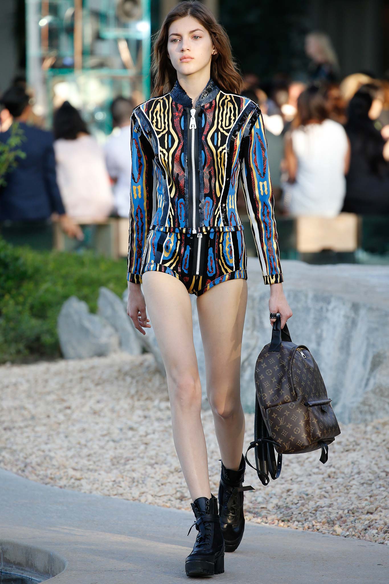 outfit louis vuitton palm springs mm