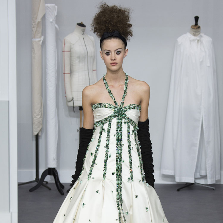 6 Gorgeous Looks & 1 Beautiful Neckline From Chanel's Haute Couture Show